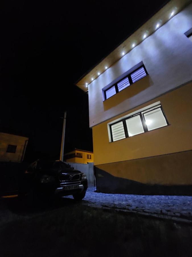 La Luna - Free Private Parking ซาราเยโว ภายนอก รูปภาพ